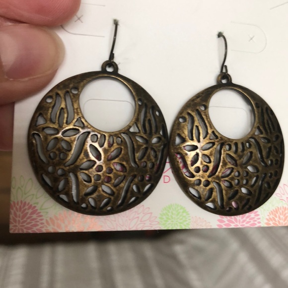 EUC - Premier Designs Old World Brass Earrings - Picture 3 of 4